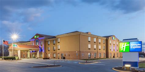 holiday inn charlestown.